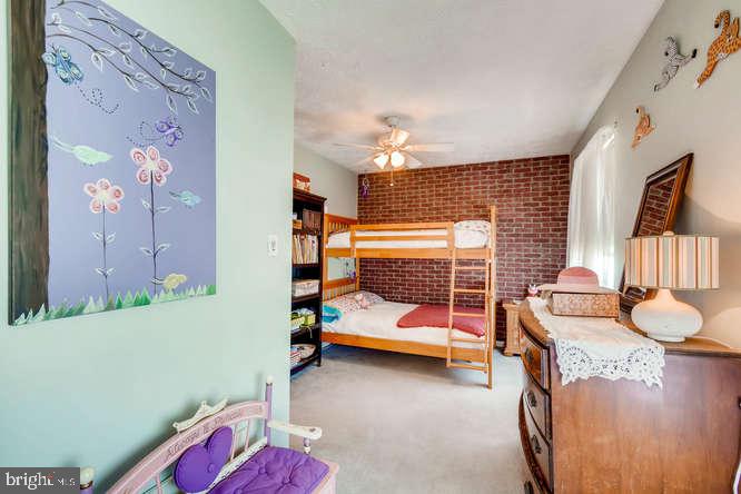 CONSTANT FRIENDSHIP - Residential Lease