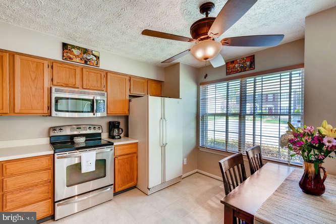 CONSTANT FRIENDSHIP - Residential Lease