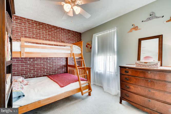 CONSTANT FRIENDSHIP - Residential Lease