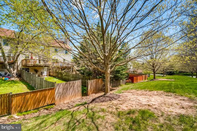 CONSTANT FRIENDSHIP - Residential Lease