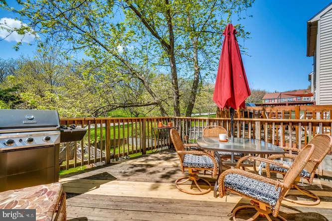 CONSTANT FRIENDSHIP - Residential Lease