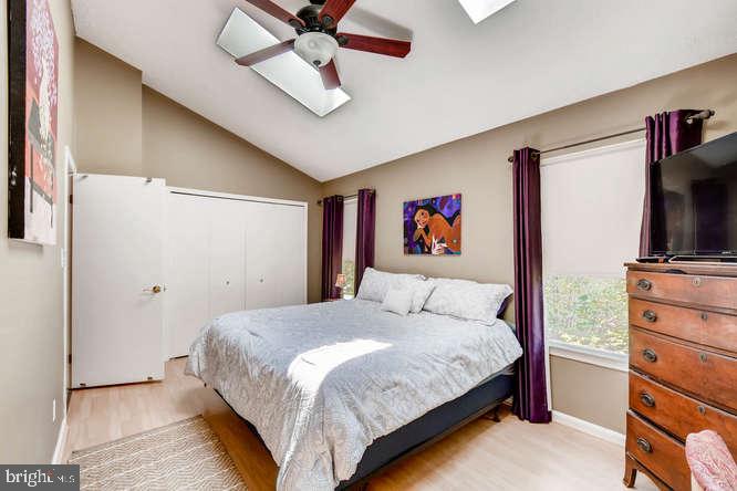 CONSTANT FRIENDSHIP - Residential Lease