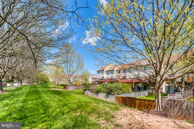 CONSTANT FRIENDSHIP - Residential Lease