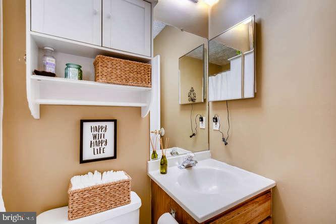 CONSTANT FRIENDSHIP - Residential Lease