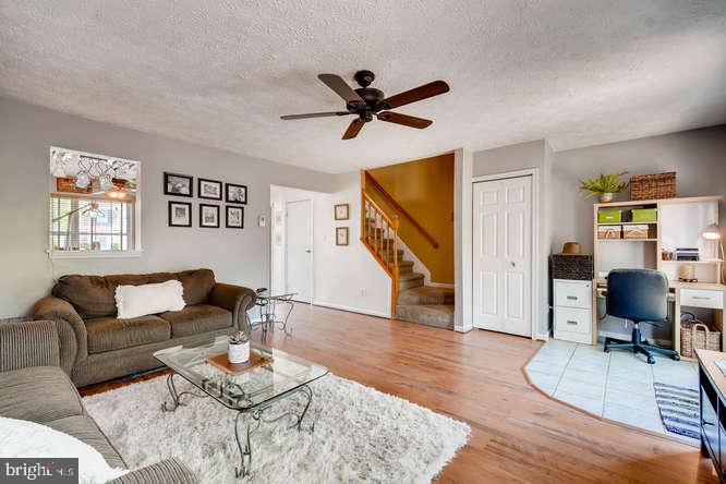 CONSTANT FRIENDSHIP - Residential Lease