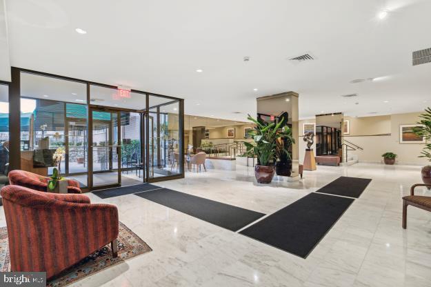 BRIAR HOUSE - Residential