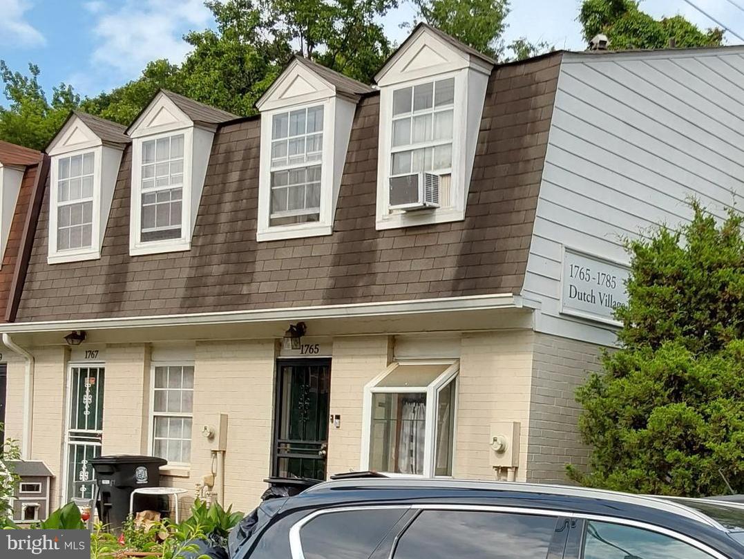 1765 DUTCH VILLAGE L-326