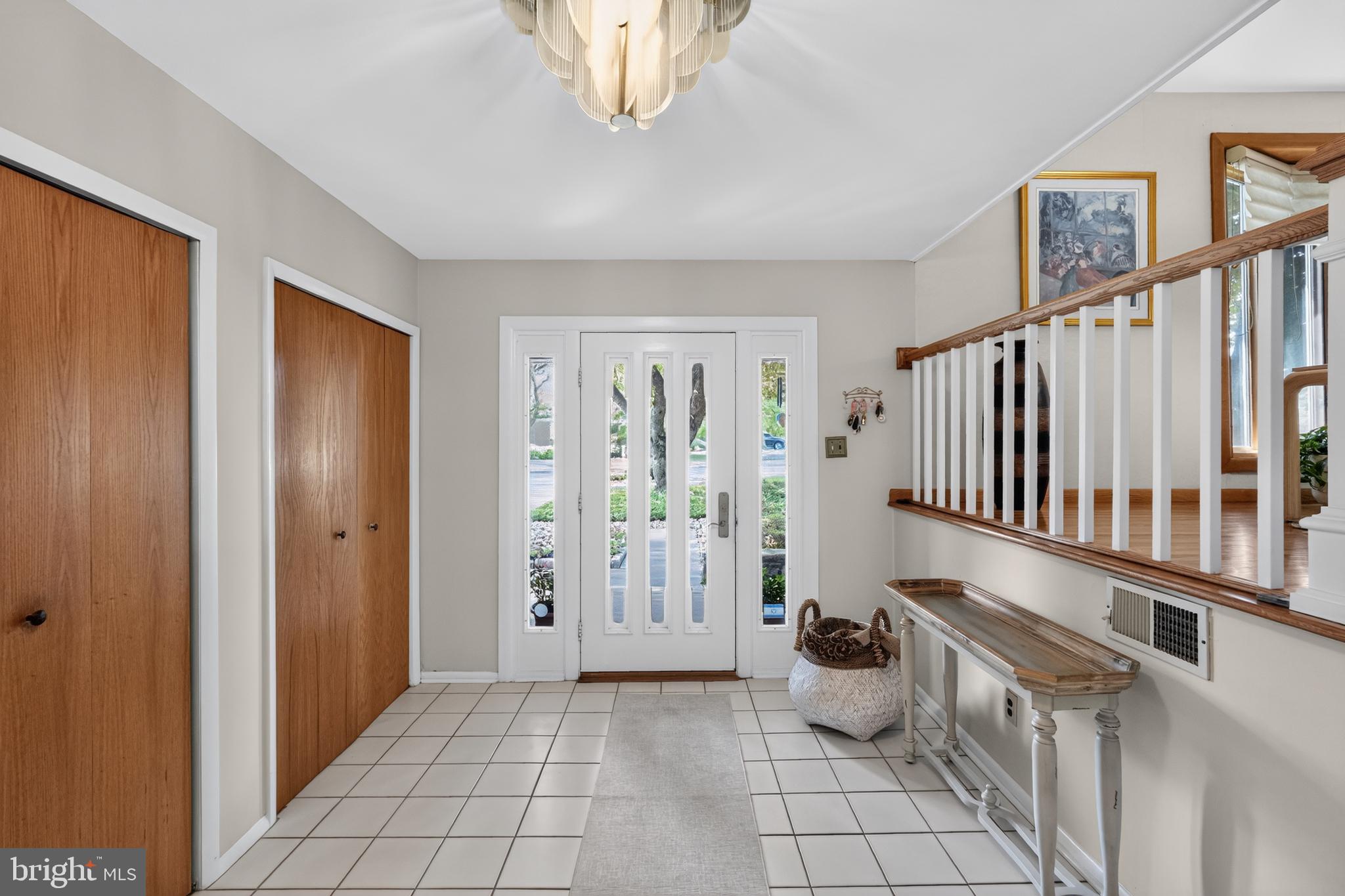 909 WARFIELD LANE