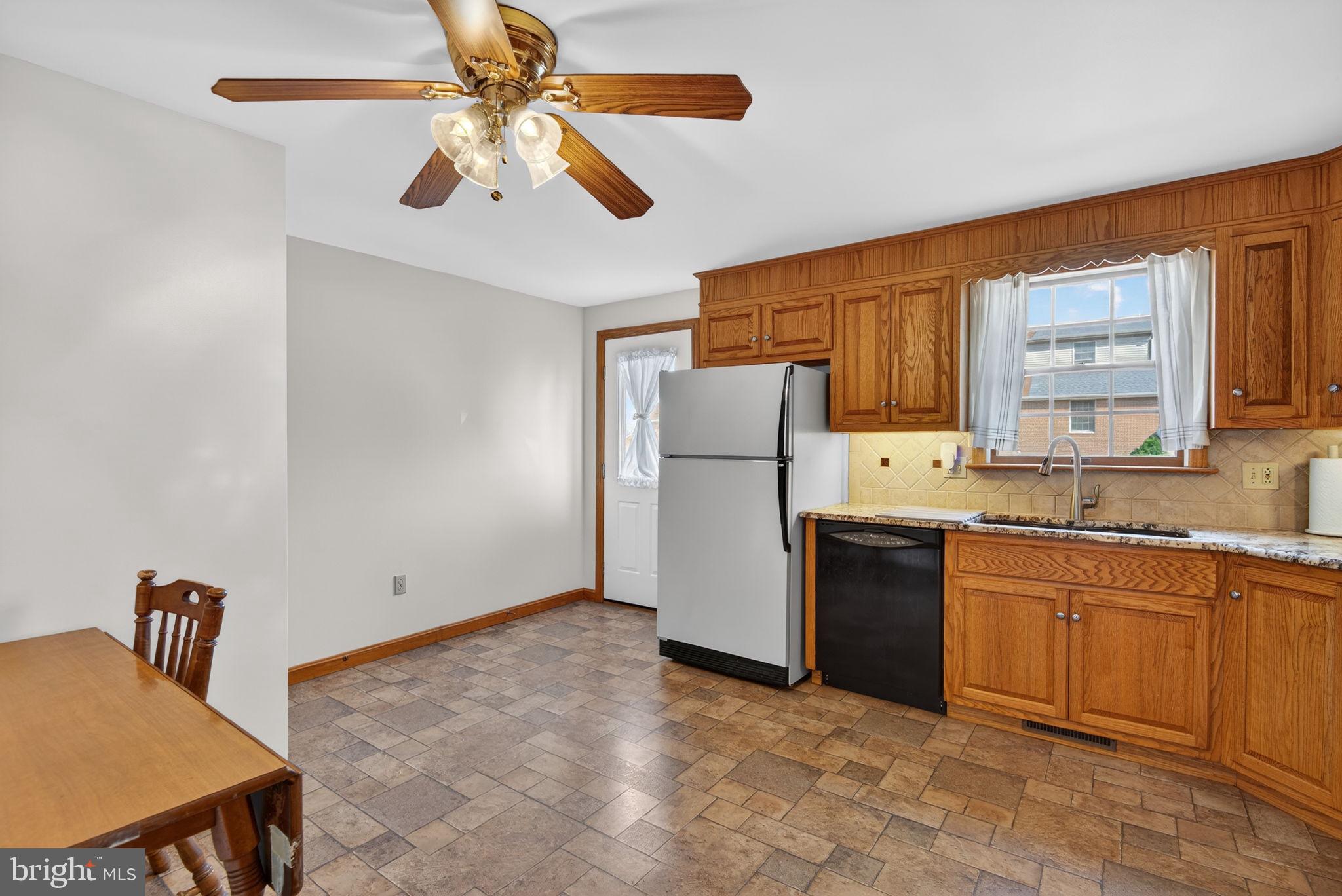 LANCASTER - Residential