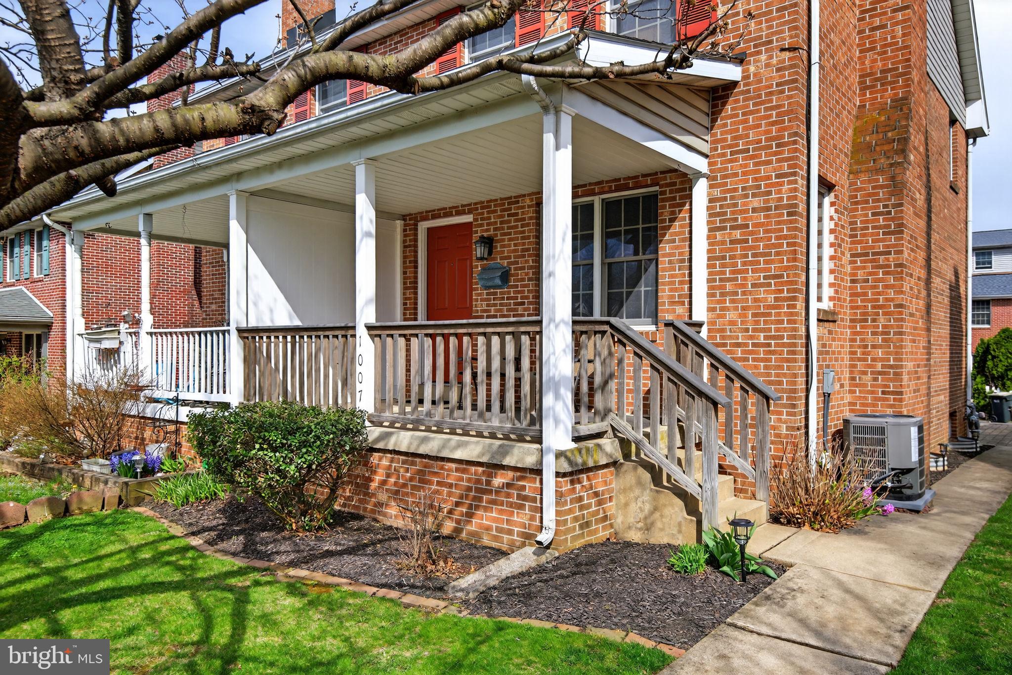 1007 E WALNUT STREET