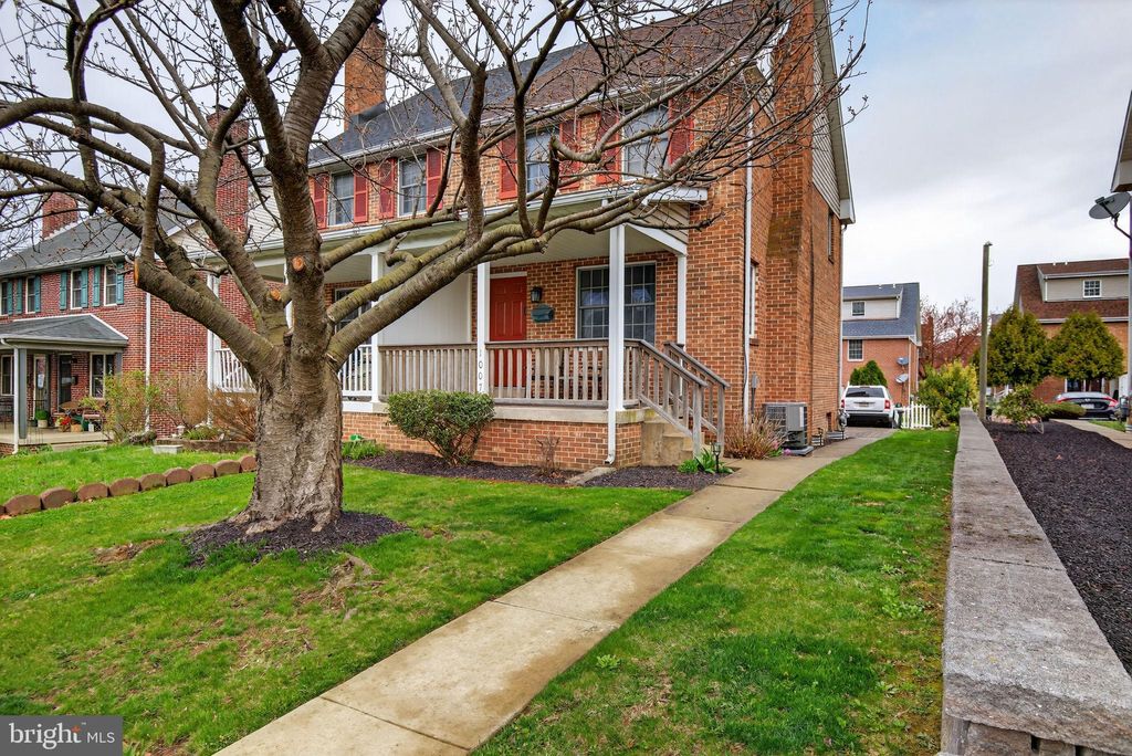 Photo of 1007 E Walnut Street, LANCASTER, PA 17602 (MLS # PALA2085156)