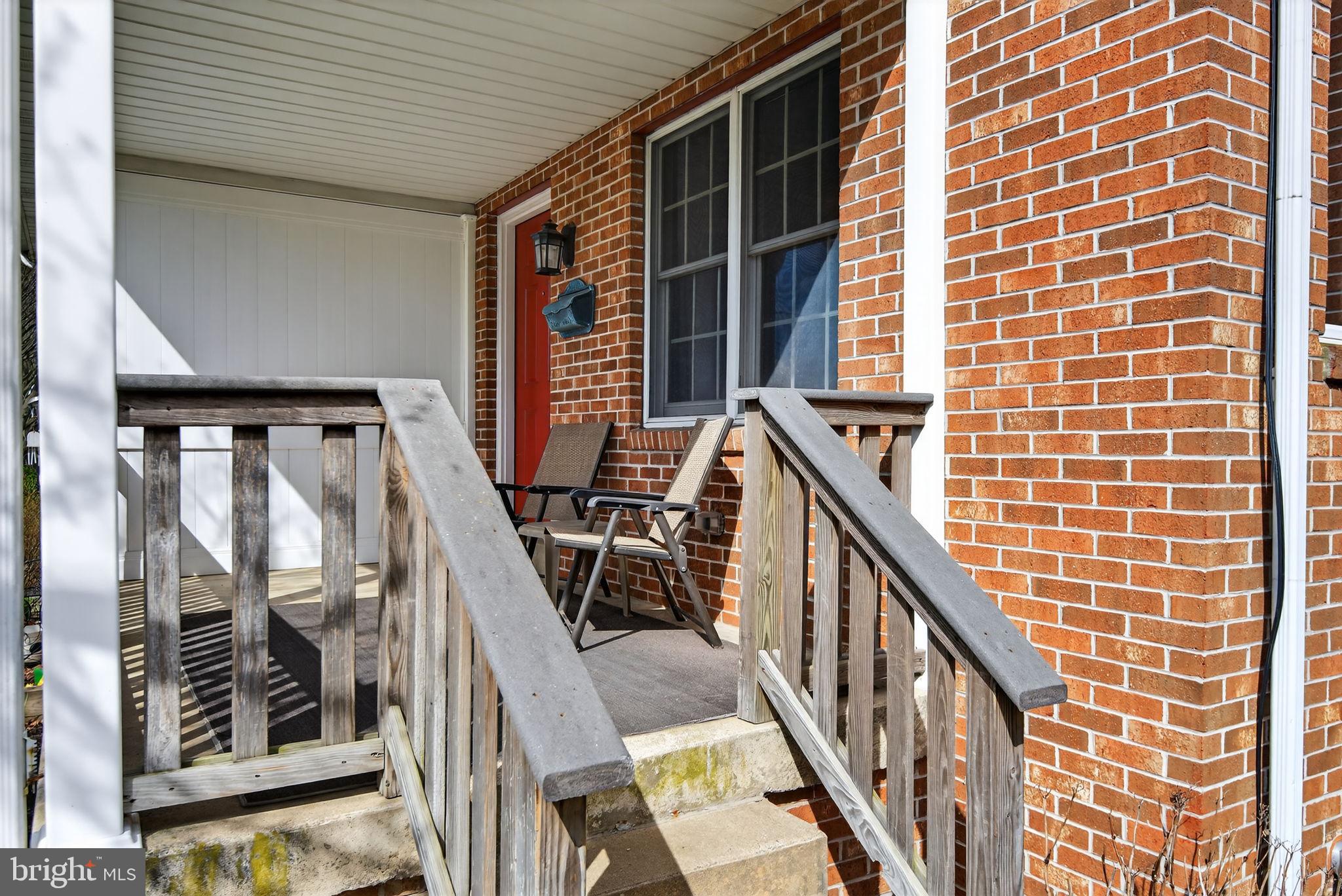 1007 E WALNUT STREET