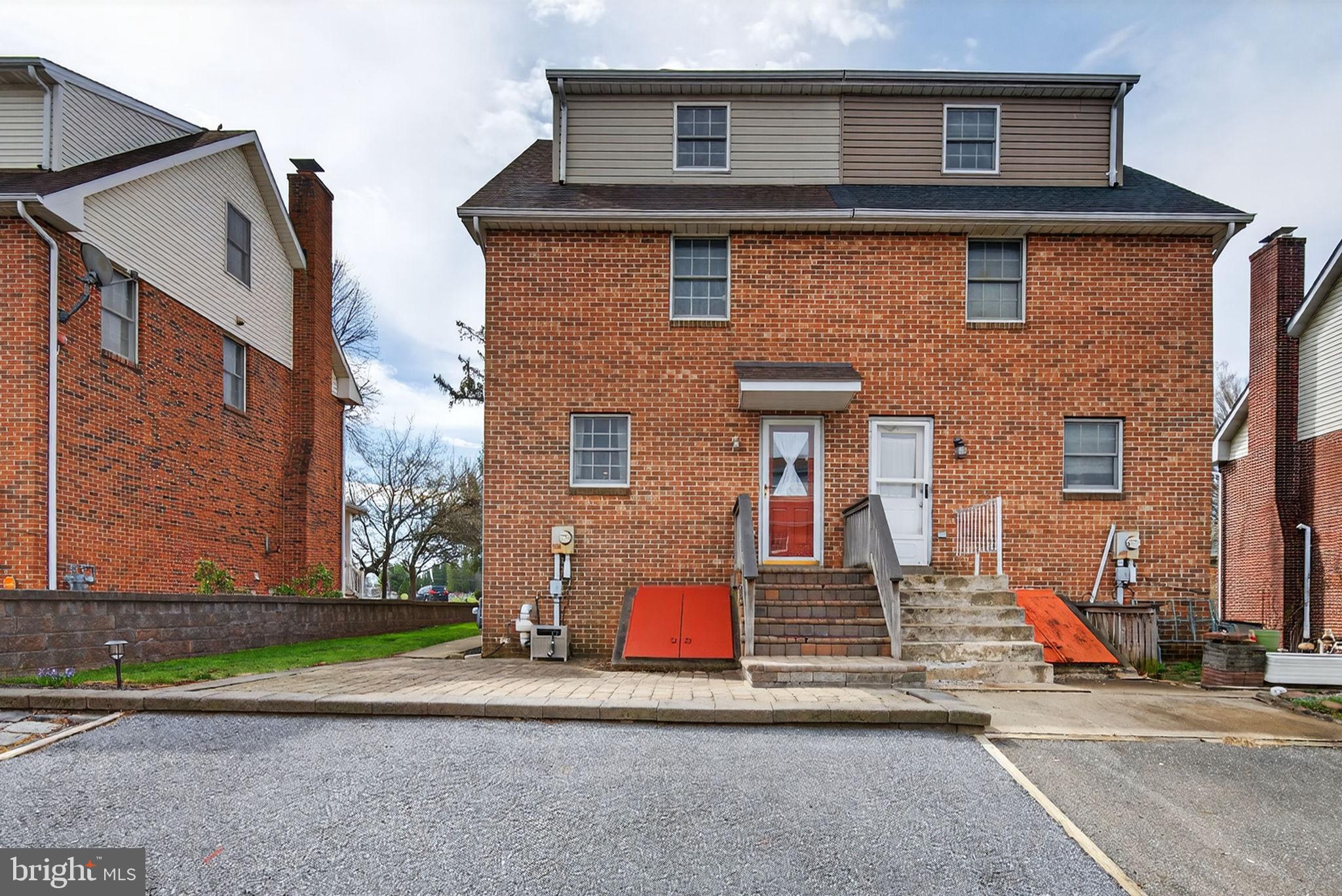 LANCASTER - Residential