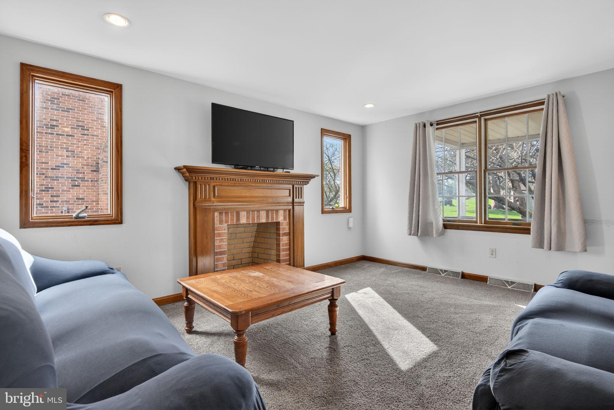 LANCASTER - Residential