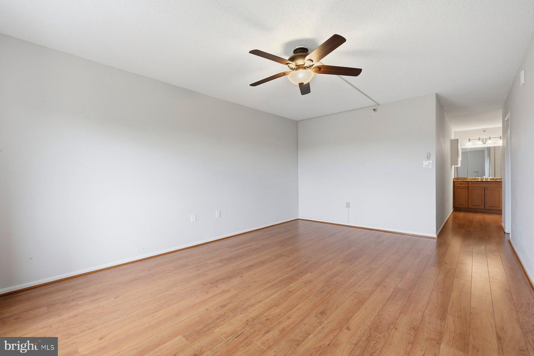 LEISURE WORLD - Residential