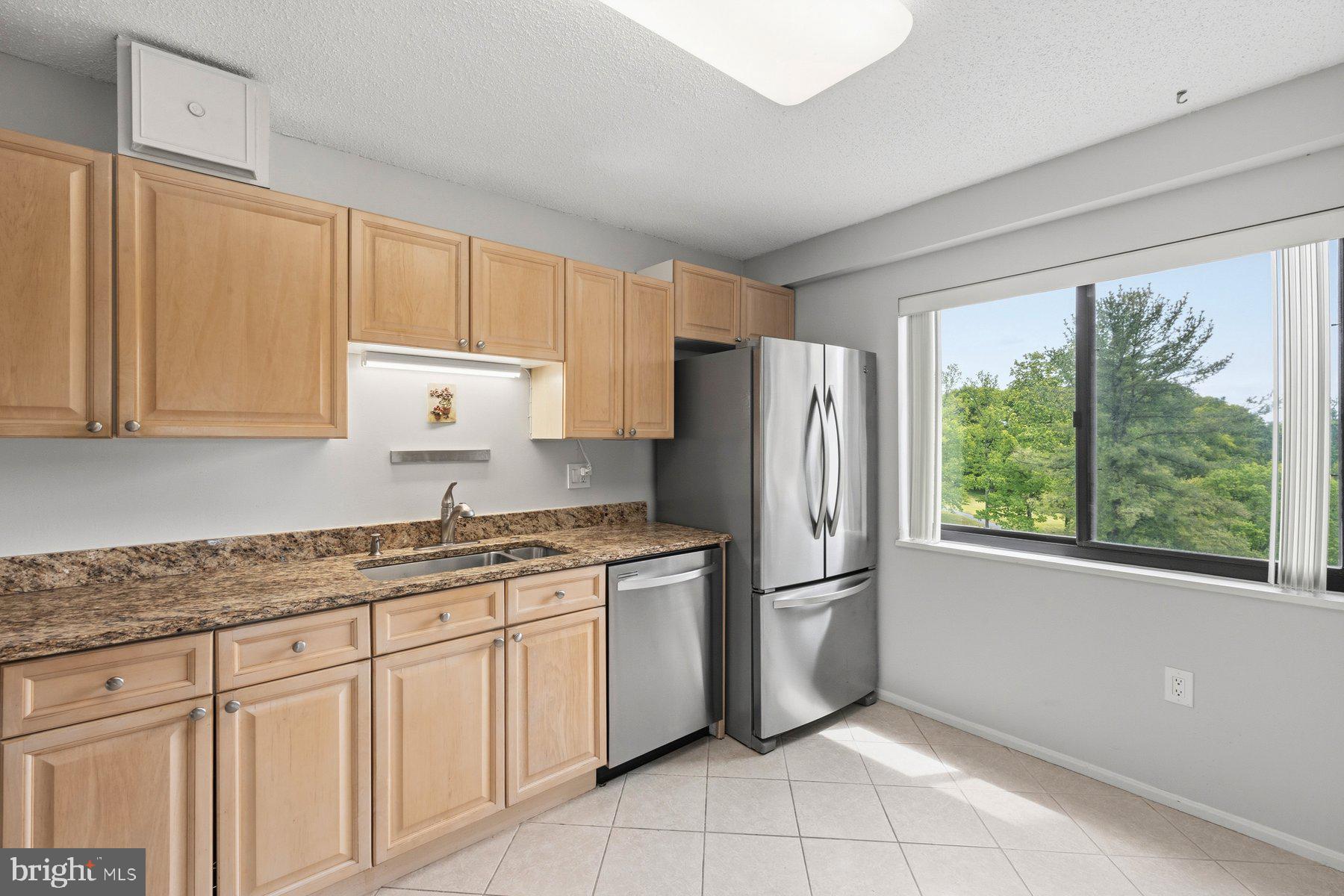 LEISURE WORLD - Residential
