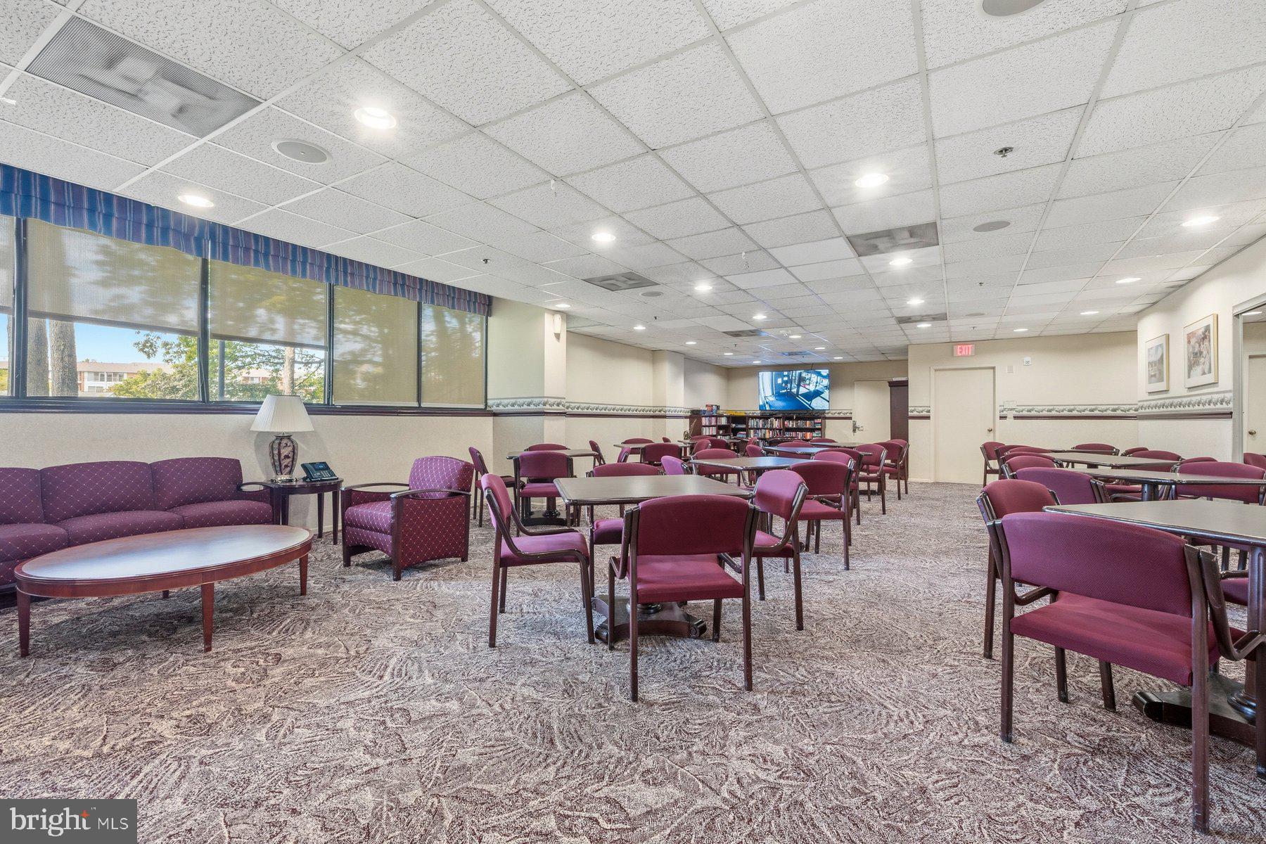 LEISURE WORLD - Residential