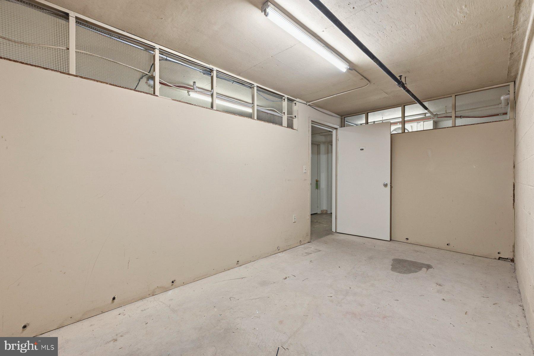LEISURE WORLD - Residential