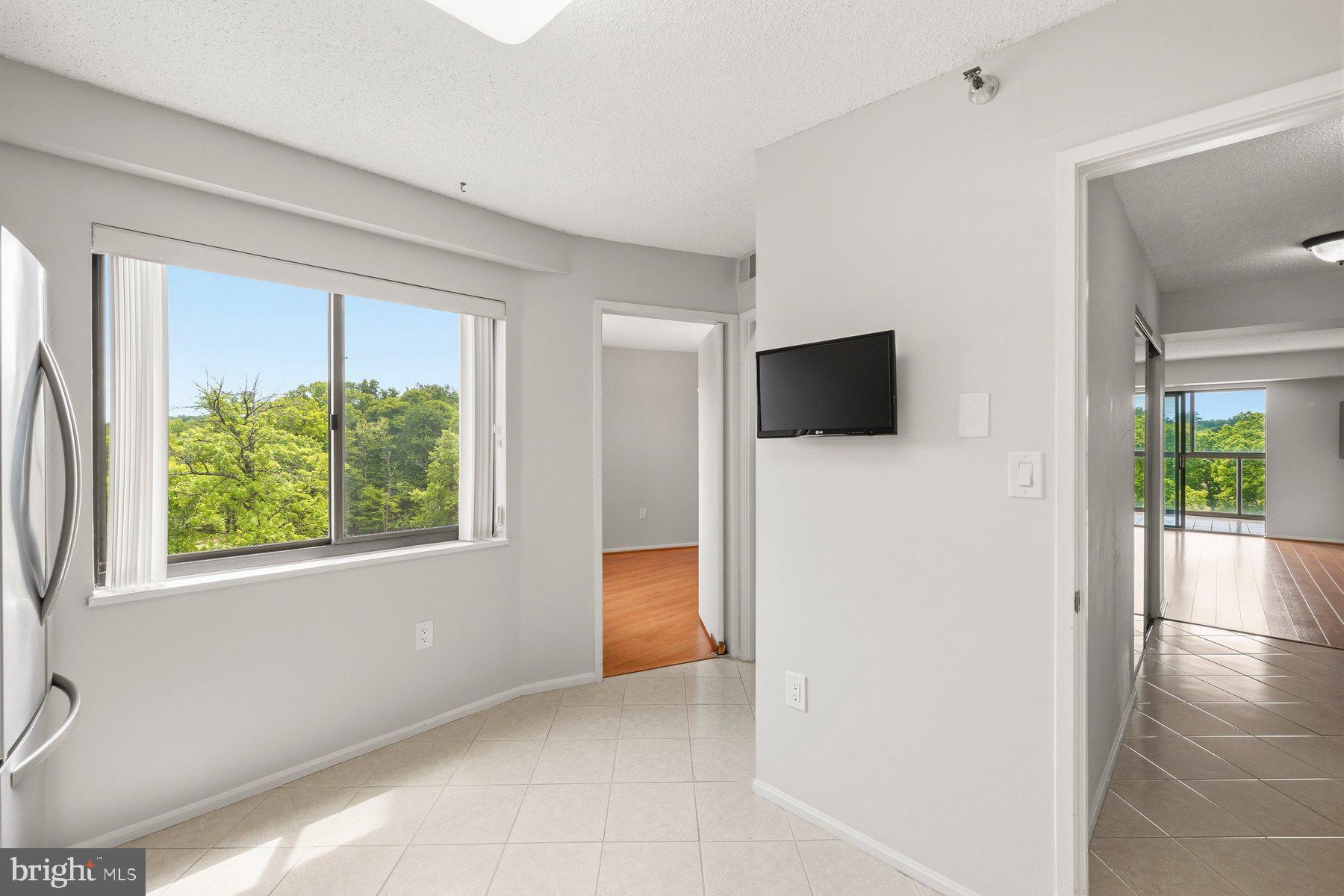 LEISURE WORLD - Residential