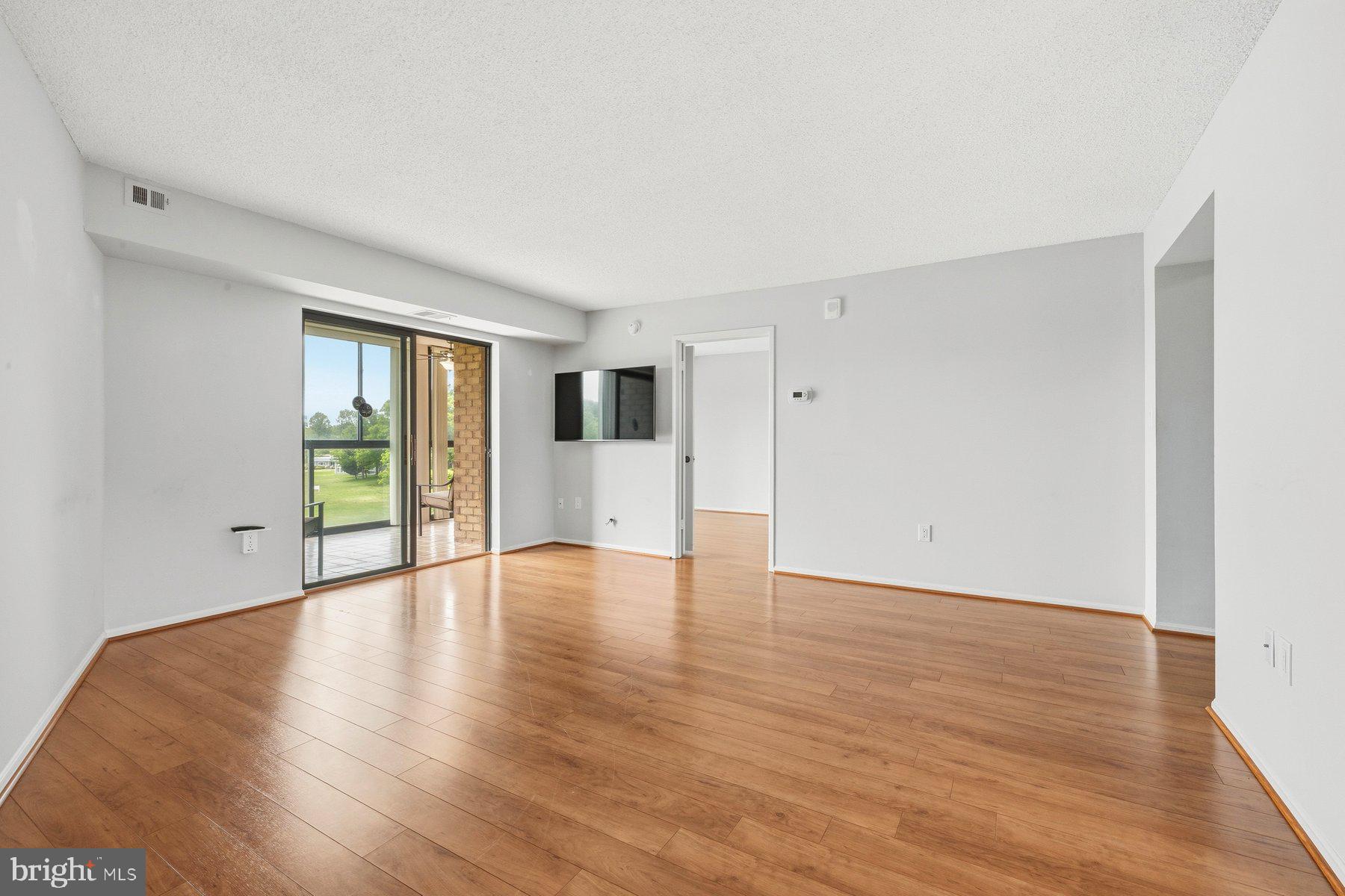 LEISURE WORLD - Residential