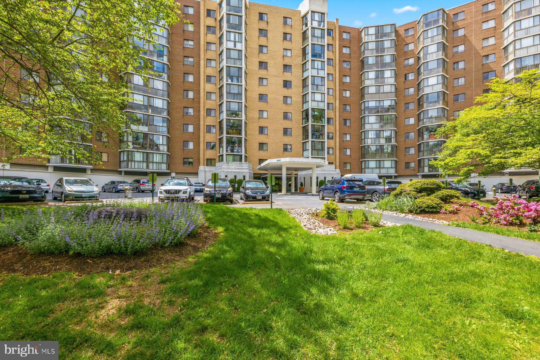 LEISURE WORLD - Residential