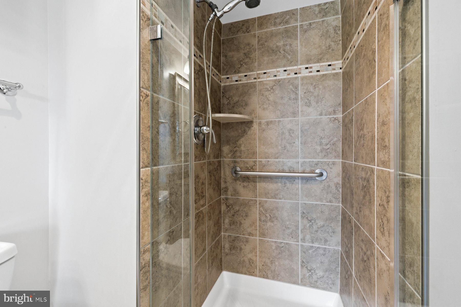 LEISURE WORLD - Residential