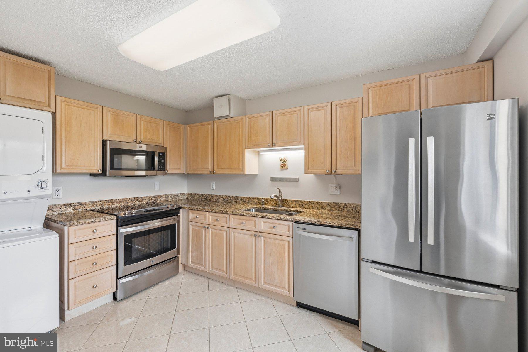 LEISURE WORLD - Residential