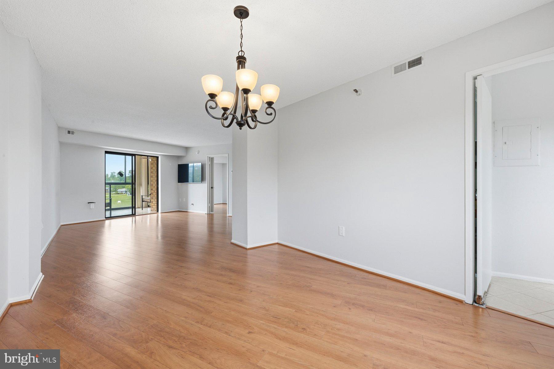 LEISURE WORLD - Residential