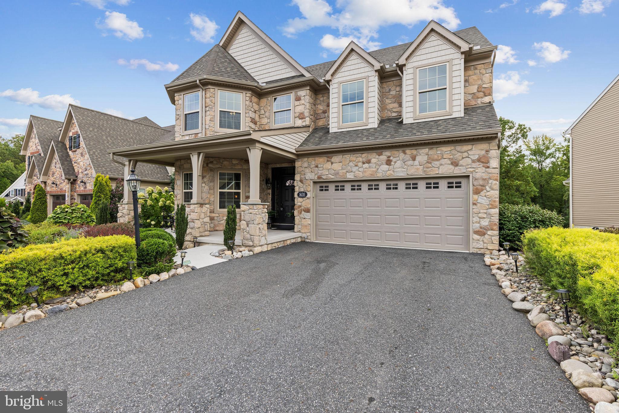 1635 VISTA BAY COURT