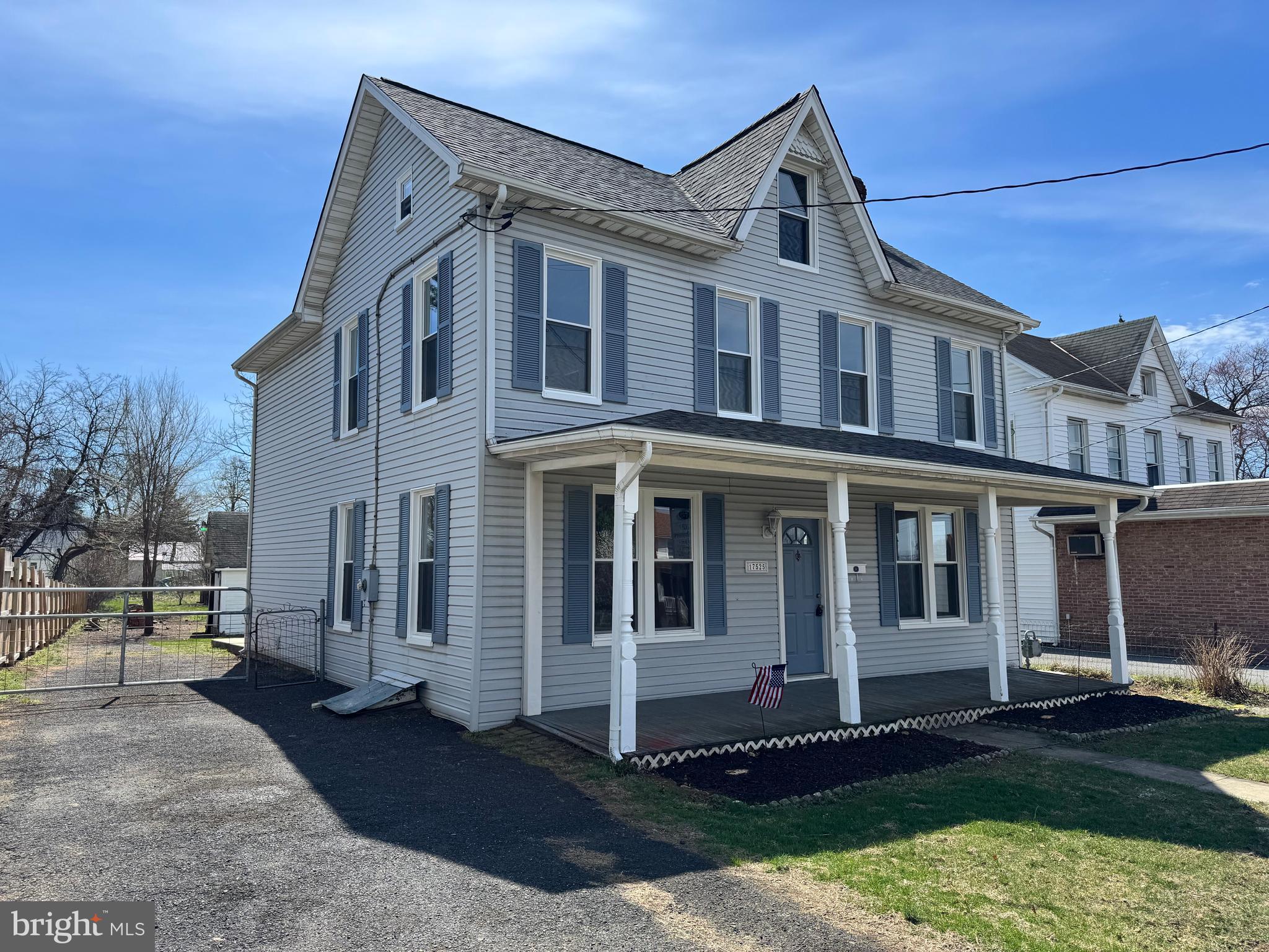 HALFWAY - Residential