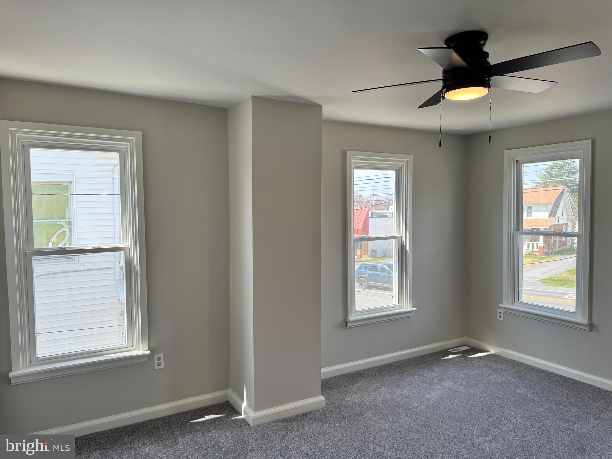 HALFWAY - Residential