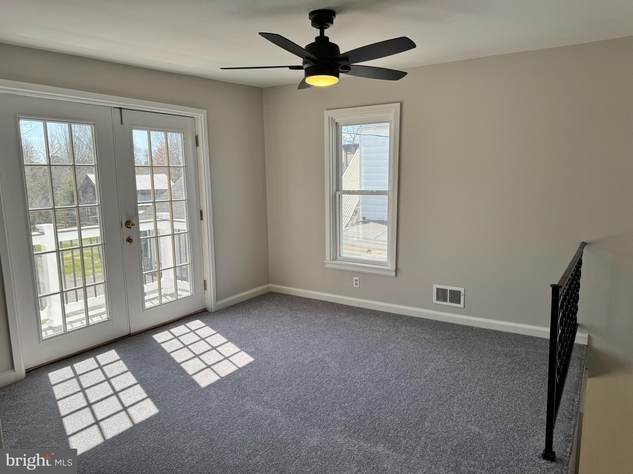 HALFWAY - Residential