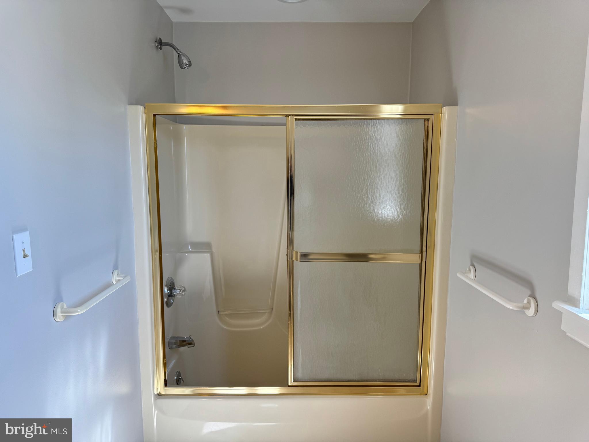 HALFWAY - Residential