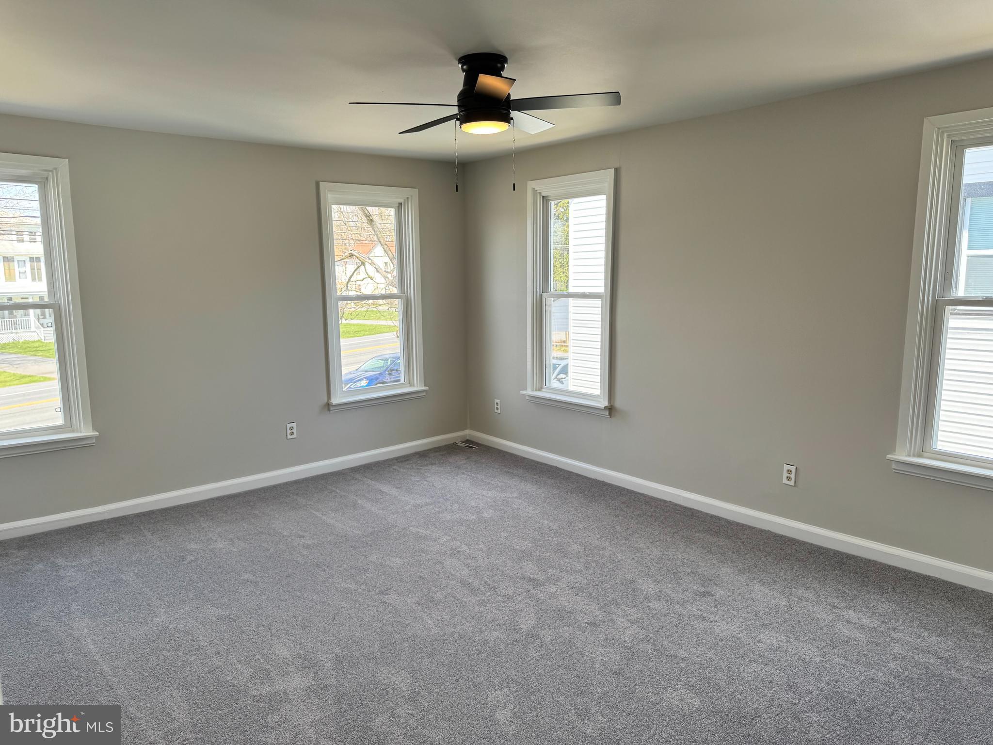 HALFWAY - Residential