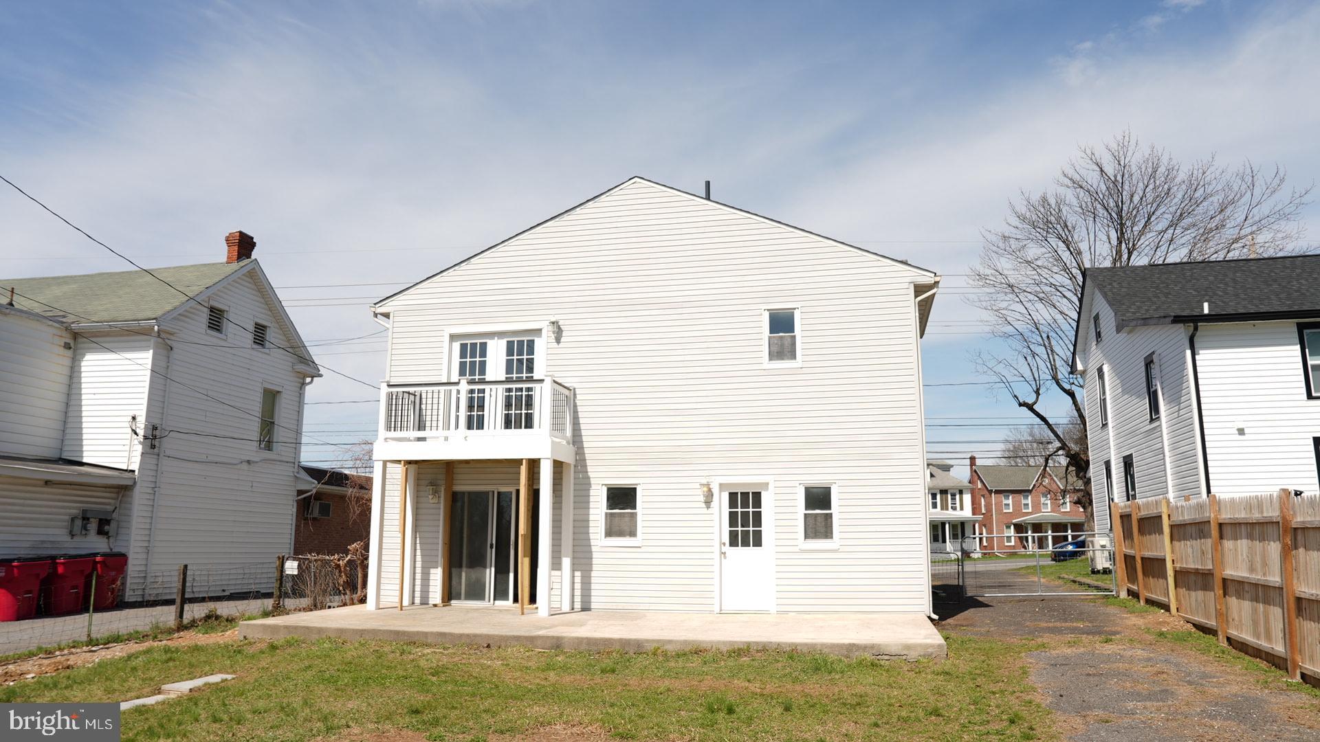 HALFWAY - Residential