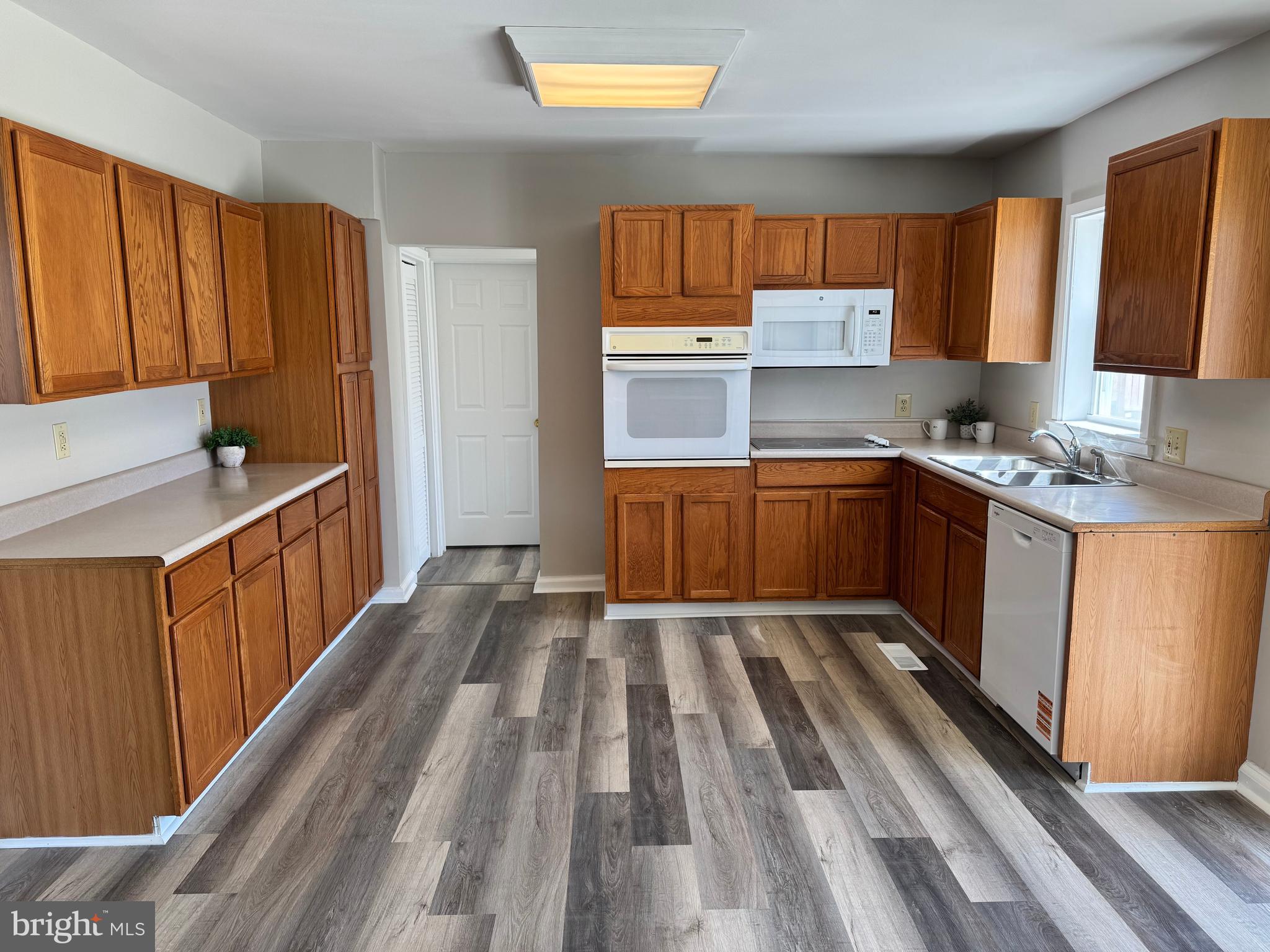 HALFWAY - Residential