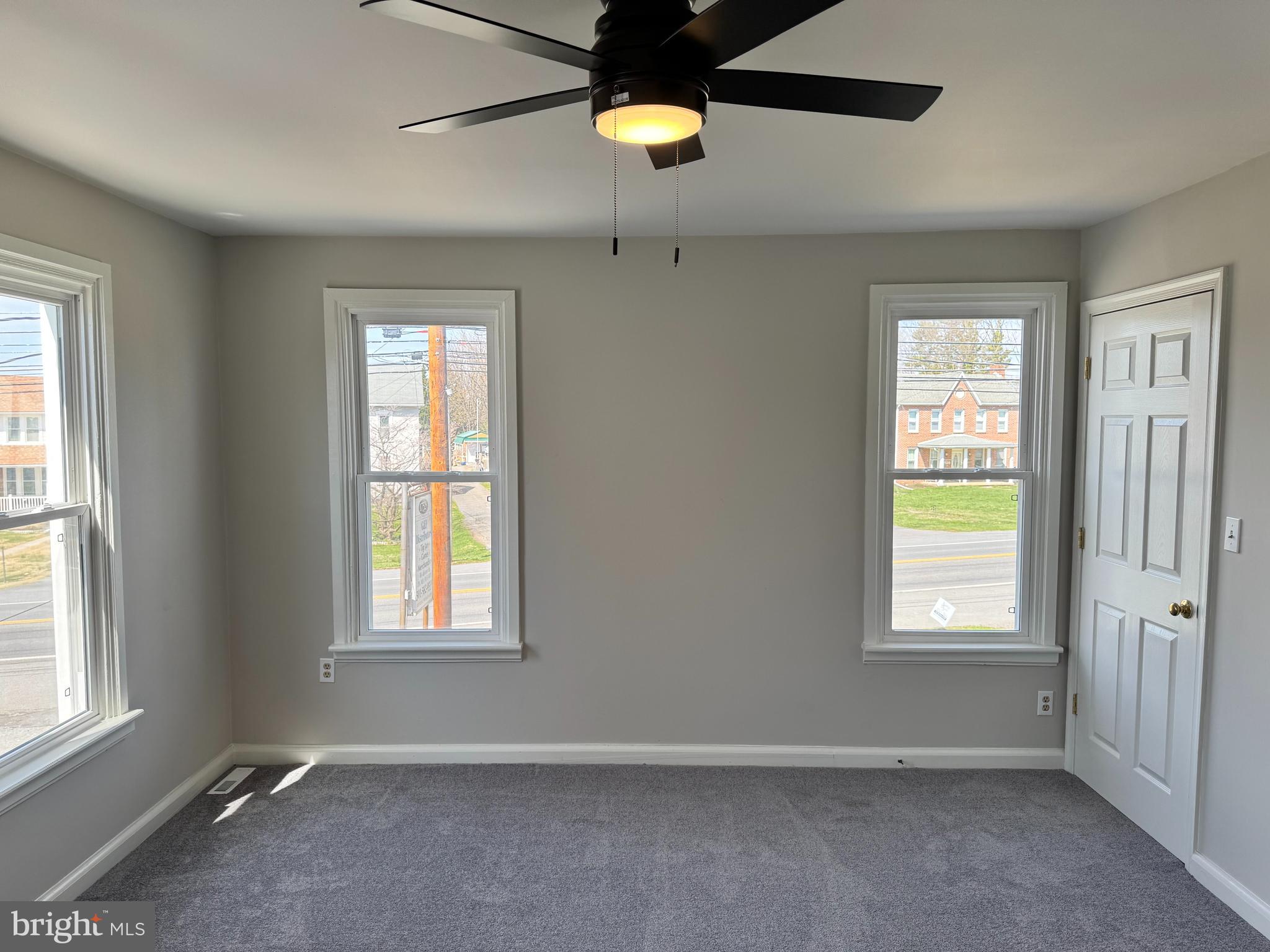 HALFWAY - Residential