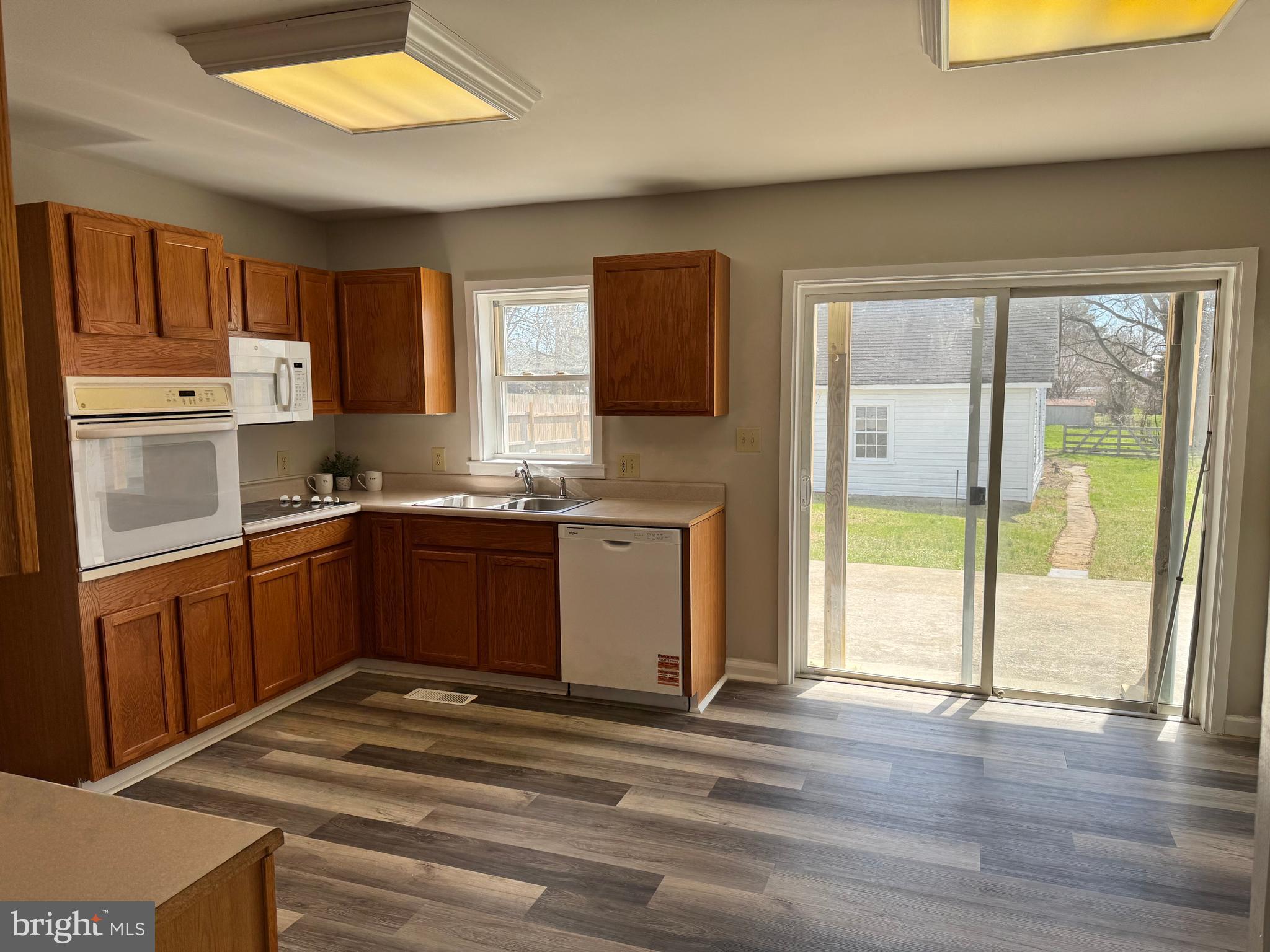 HALFWAY - Residential