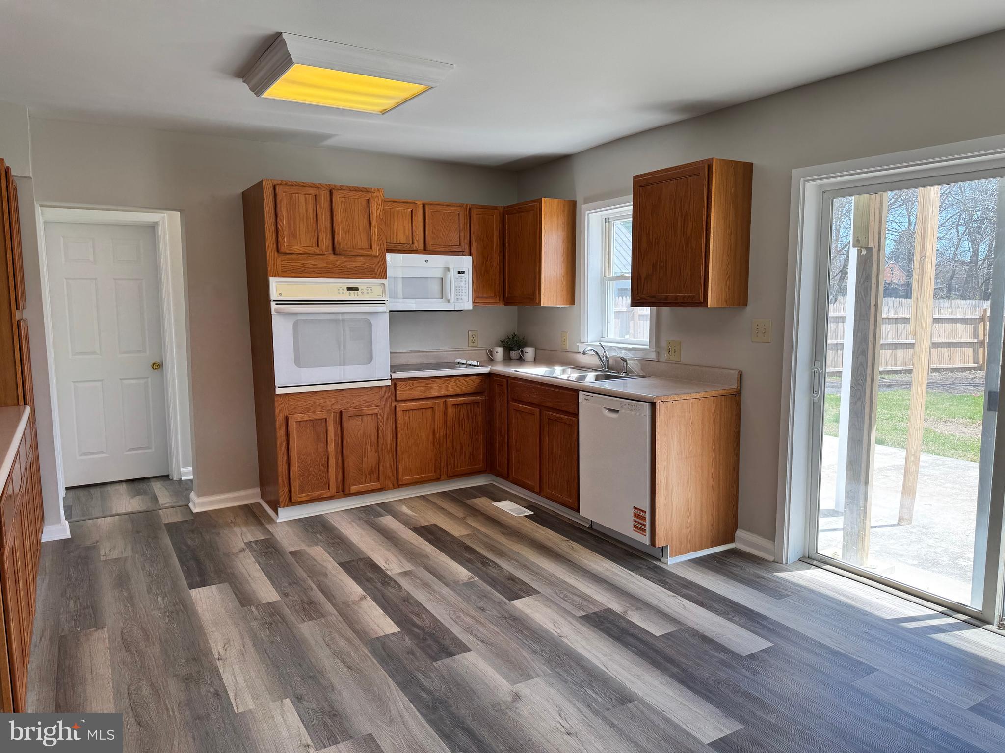 HALFWAY - Residential