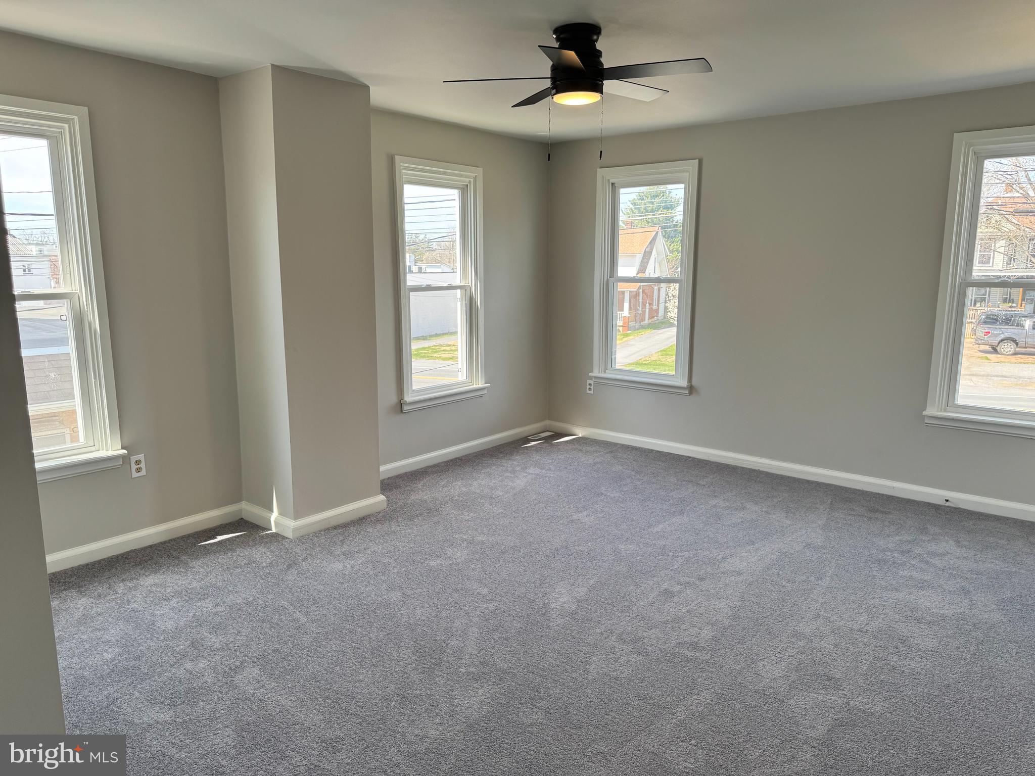 HALFWAY - Residential