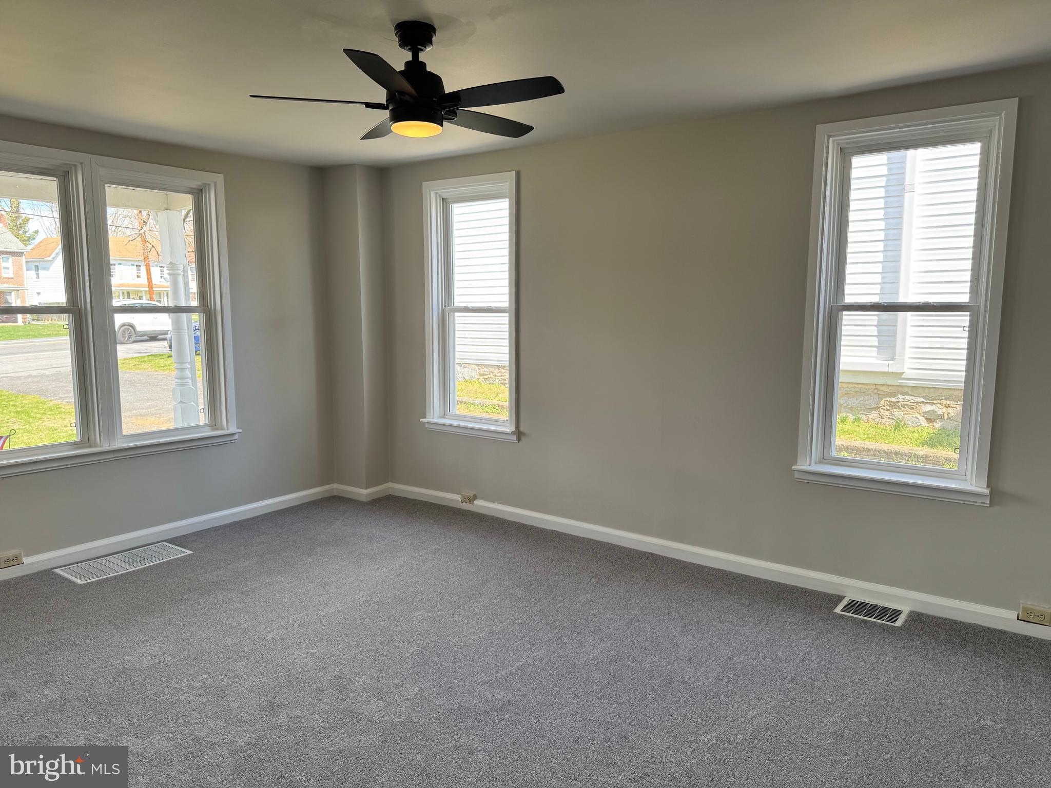 HALFWAY - Residential