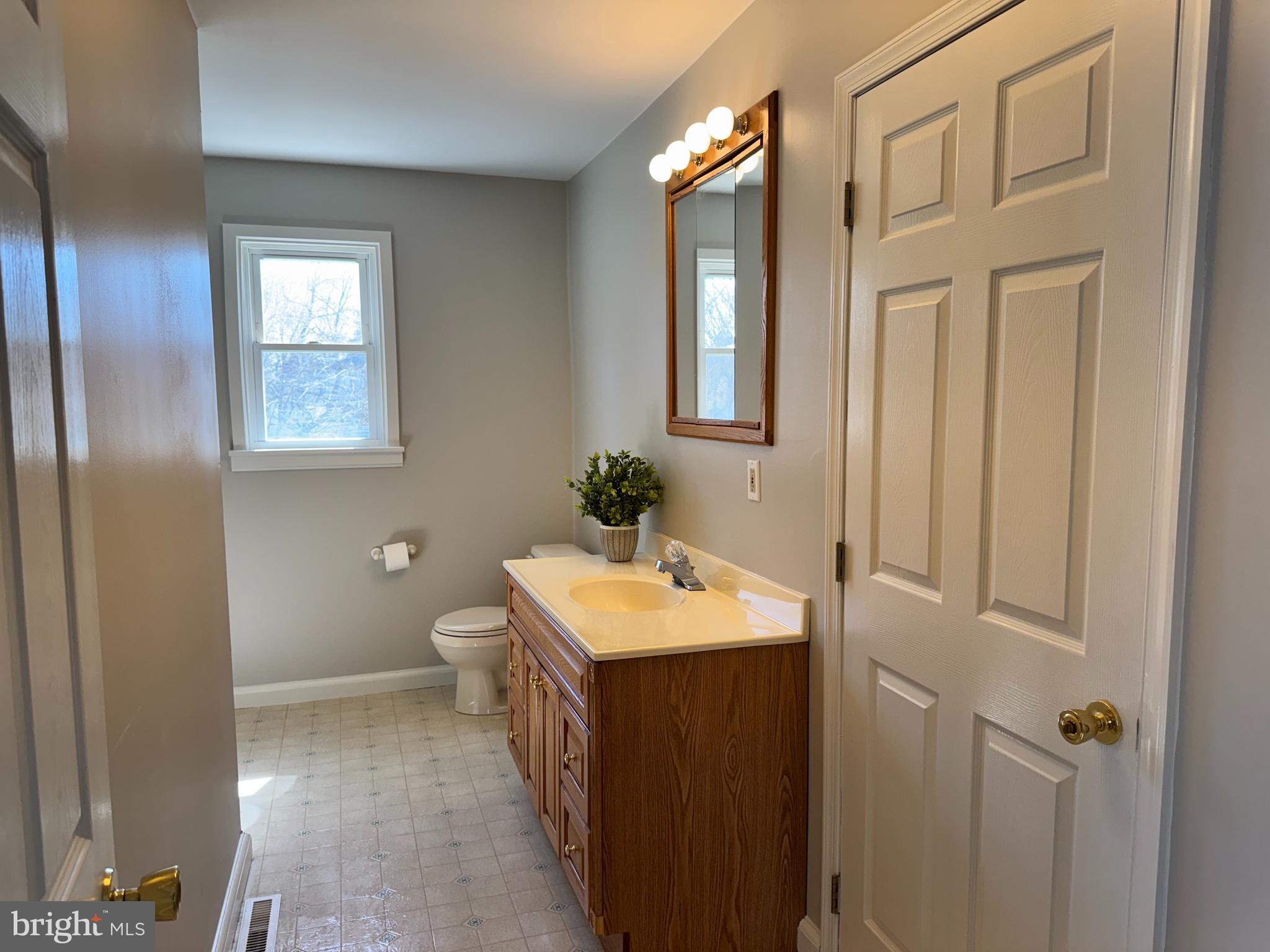 HALFWAY - Residential