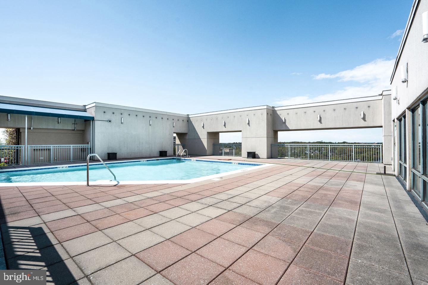 CONTINENTAL - Residential Lease