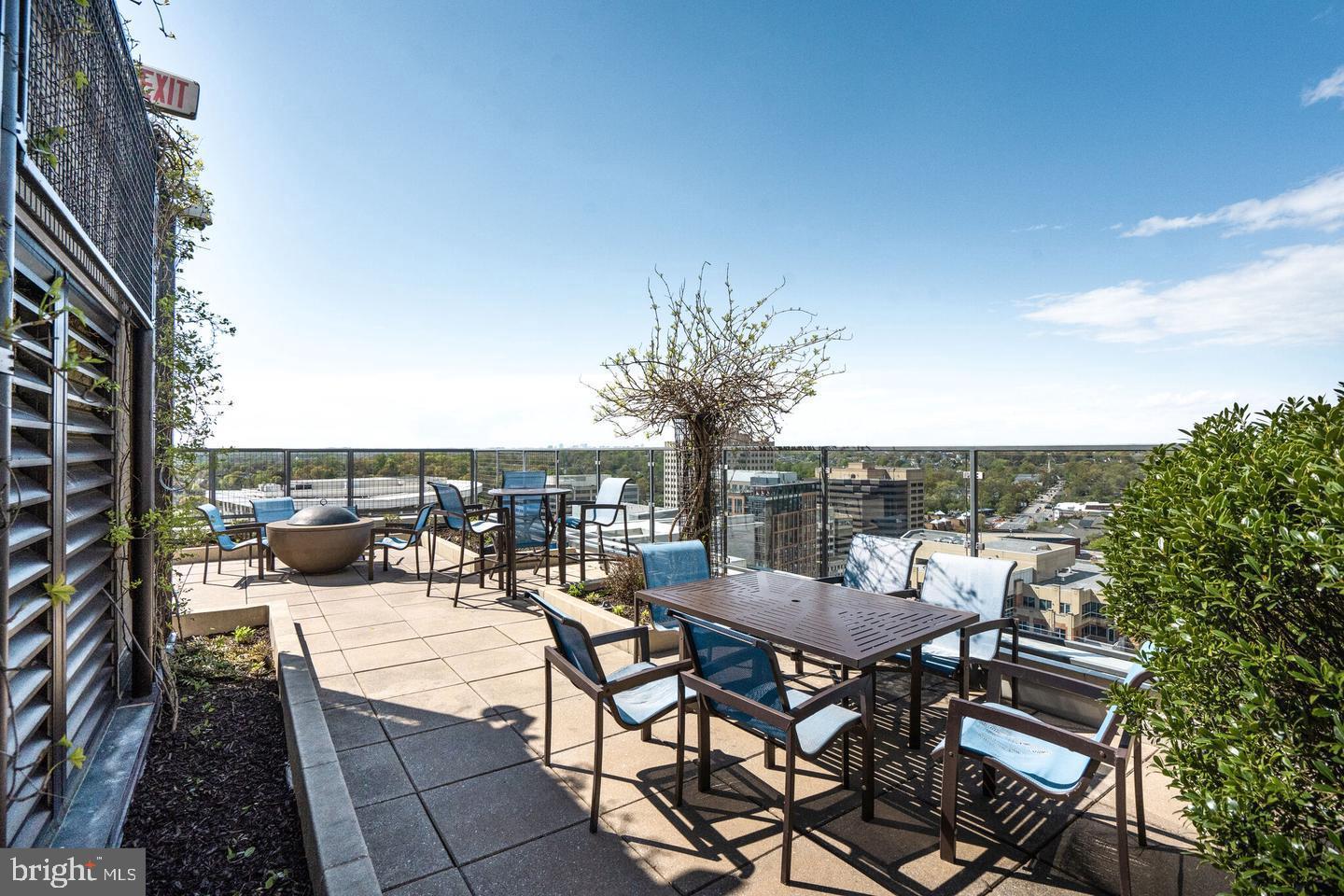 CONTINENTAL - Residential Lease