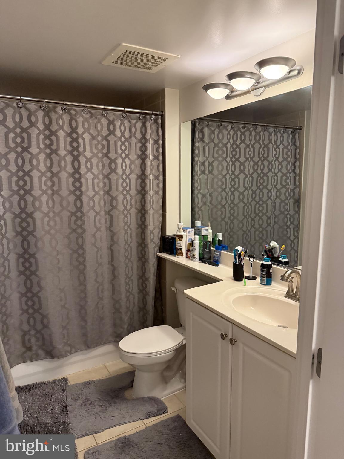 CONTINENTAL - Residential Lease