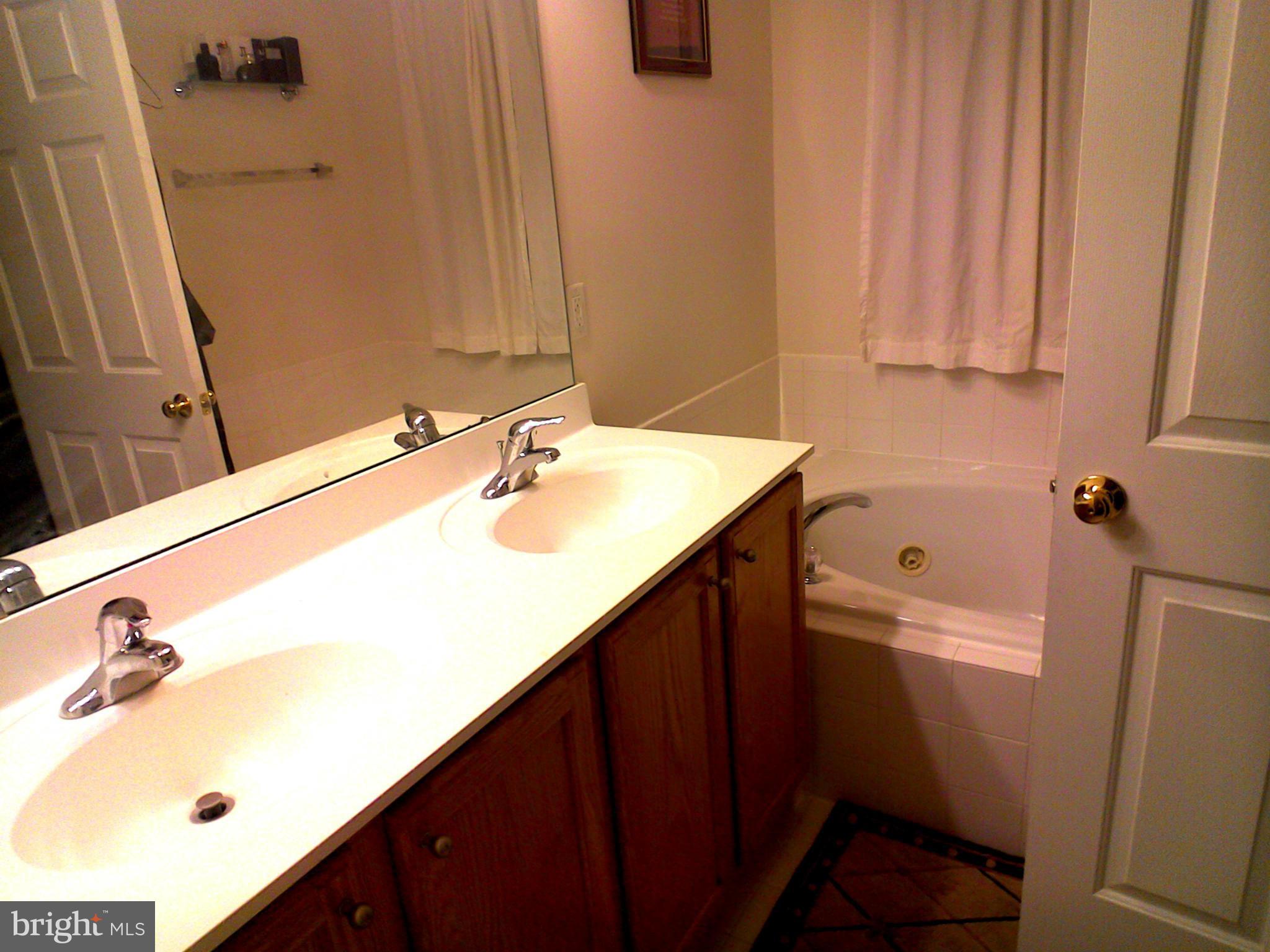 POTOMAC CLUB - Residential Lease