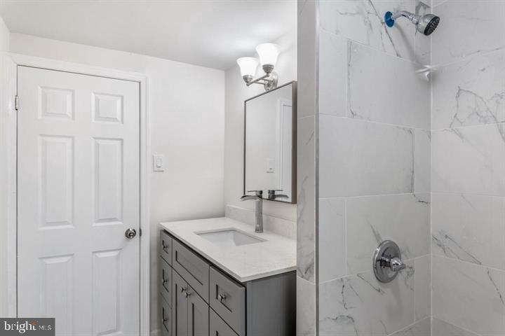 MANAYUNK - Residential Lease