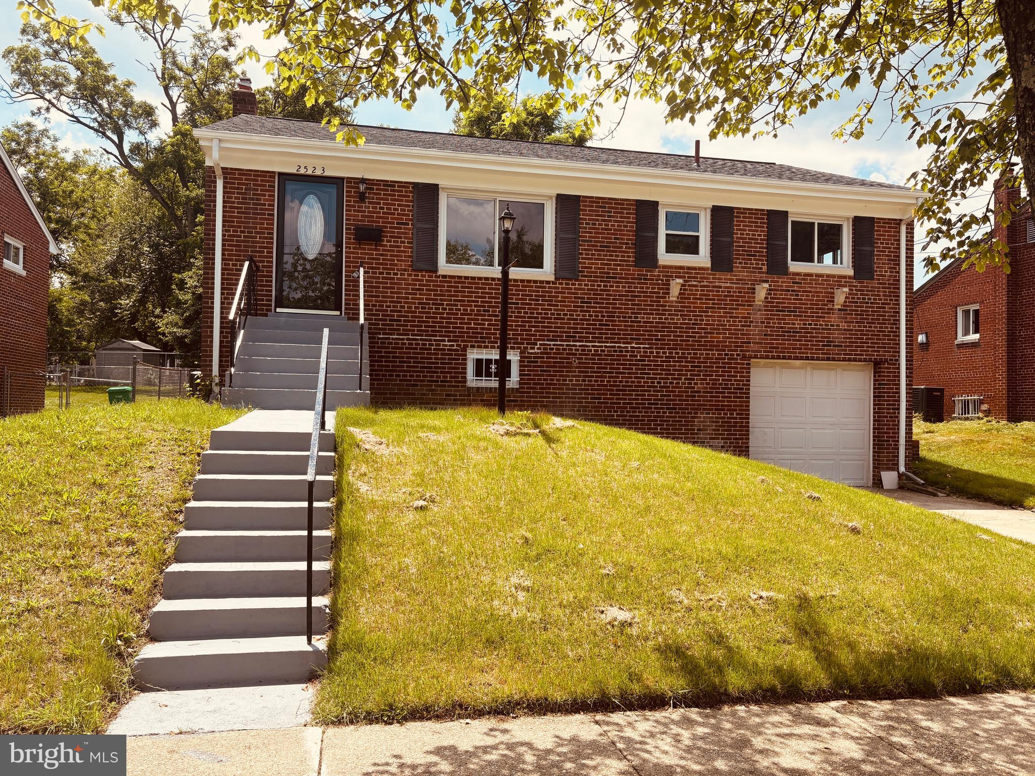 2523 SAINT CLAIR DRIVE