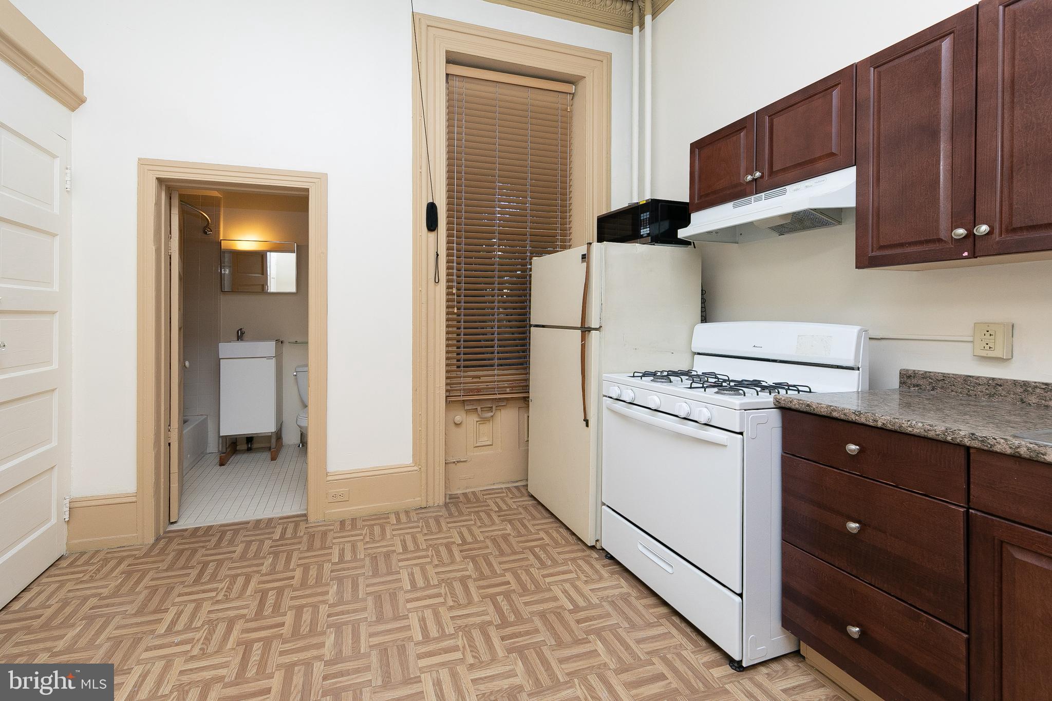 ART MUSEUM AREA - Residential Lease