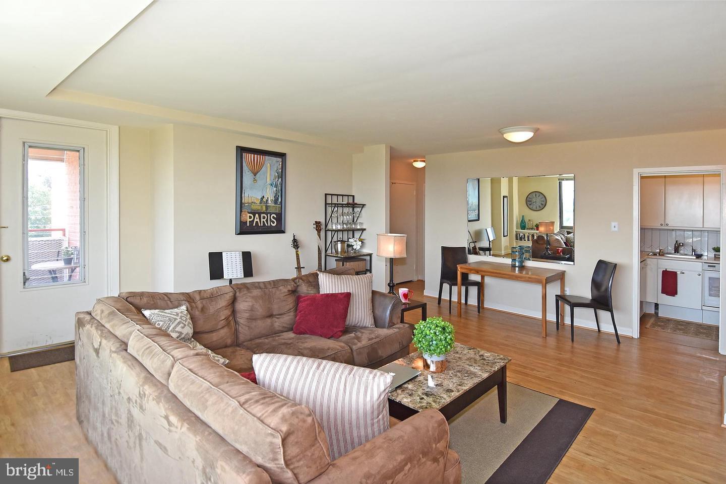 RIVER PLACE SOUTH - Residential